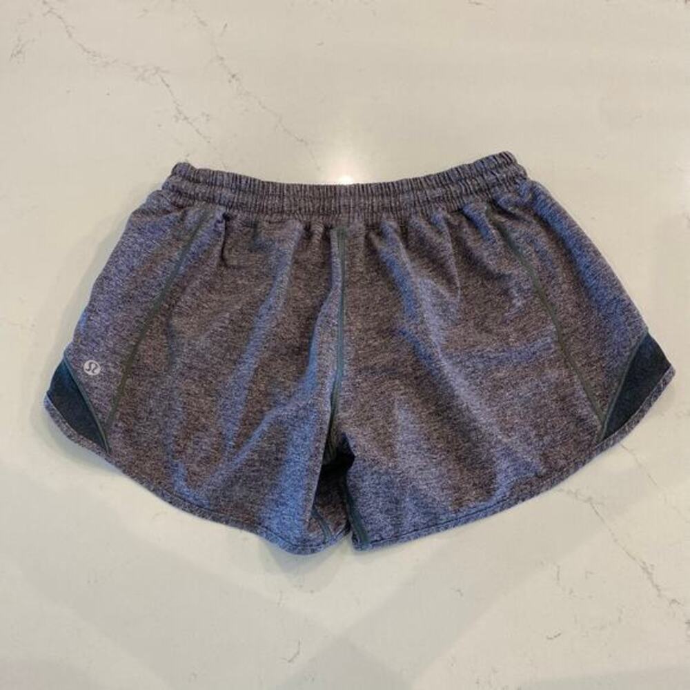 Lululemon Hotty Hot Short II Long 4" Size 6 Tall - Picture 2 of 7